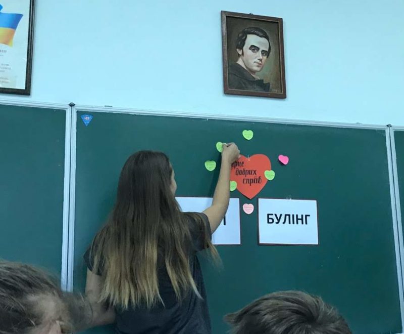 250737903_276871